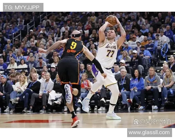 湖人对阵雷霆精彩回放1月14日全场比赛精彩瞬间回顾 湖人对阵雷霆精彩回放1月14日全场比赛精彩瞬间回顾