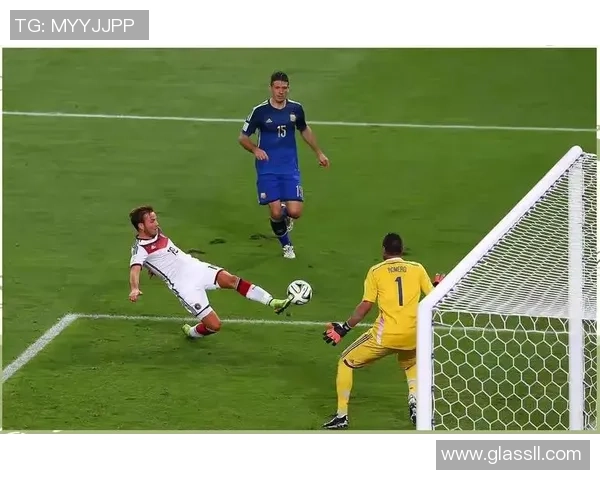 世界杯中国对韩国精彩对决录像回放第三节全景解析与精彩瞬间回顾 世界杯中国对韩国精彩对决录像回放第三节全景解析与精彩瞬间回顾