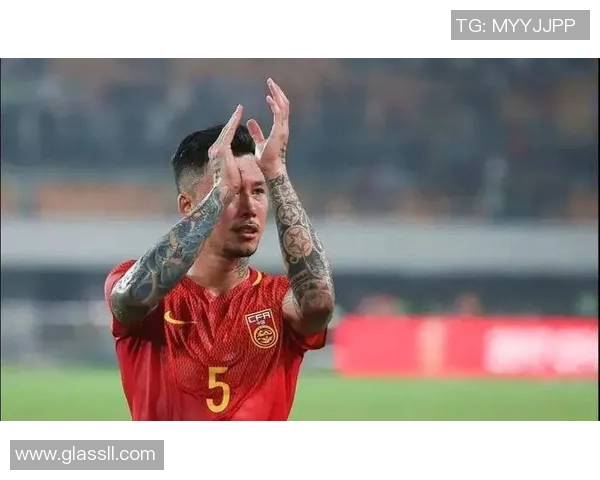 他被称为我国带刀后卫,夺得8座中超冠军,2座亚冠冠军,500场演出奇观! 他被称为我国带刀后卫,夺得8座中超冠军,2座亚冠冠军,500场演出奇观!